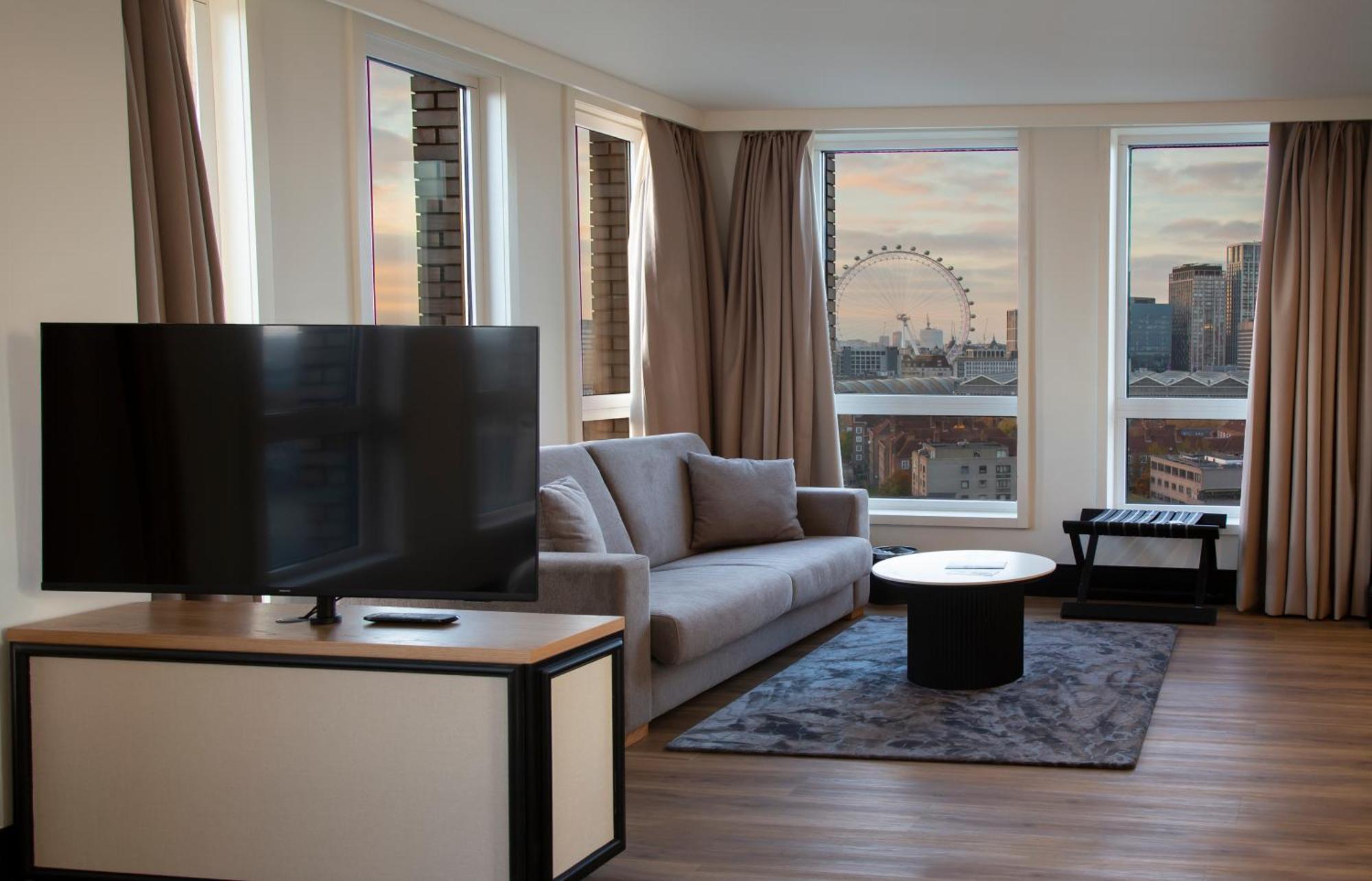 H10 London Waterloo Hotel Bagian luar foto